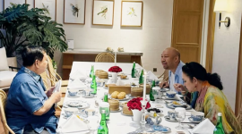 Presiden RI Prabowo Subianto berbuka puasa bersama sang putra Didit Hediprasetyo dan Titiek Soeharto. (Instagram.com @prabowo)

